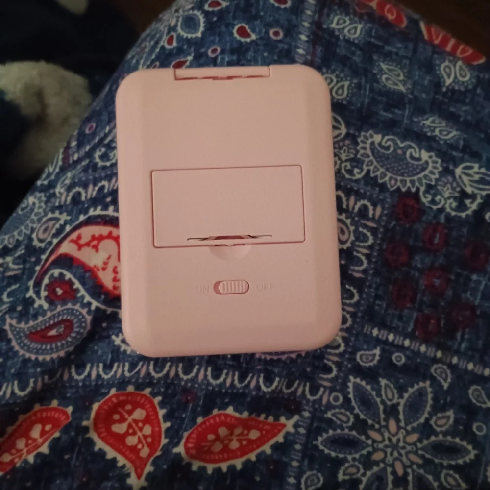 Compact LED Makeup Mirror - Picture 3 of 4